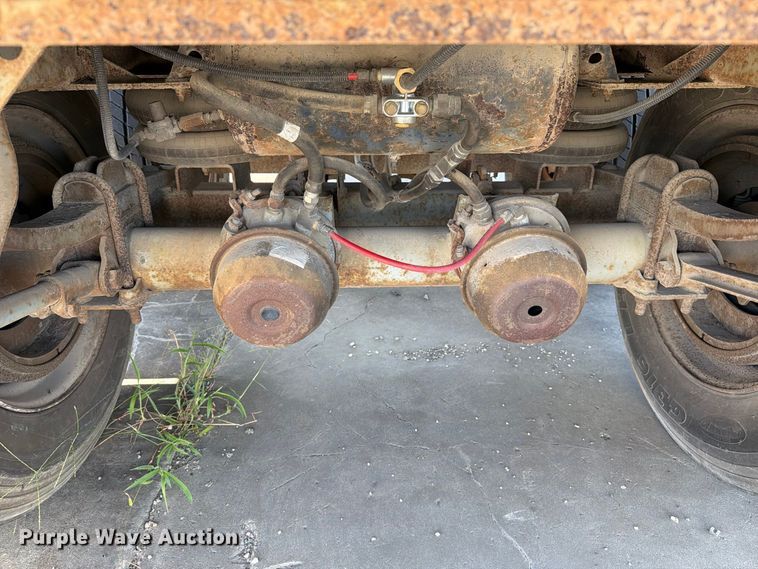 image for item YA4438 2001 Hyundai Translead VI2530152JSA dry van trailer