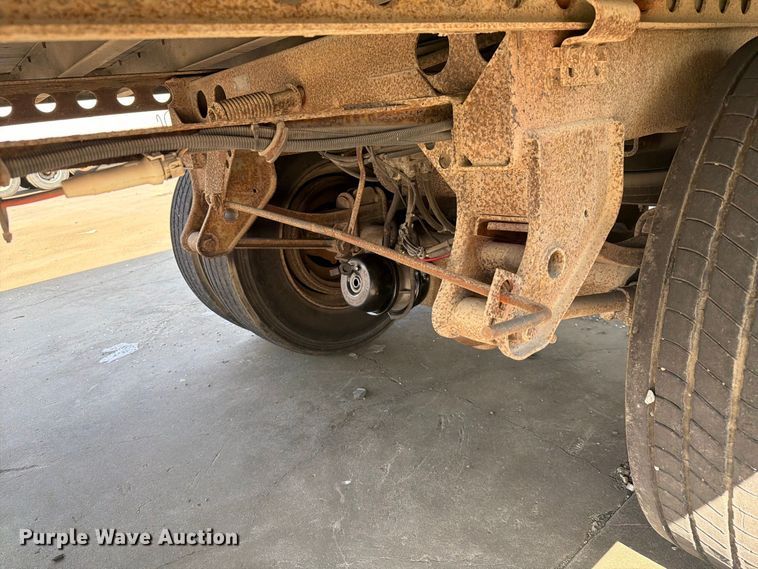 image for item YA4438 2001 Hyundai Translead VI2530152JSA dry van trailer