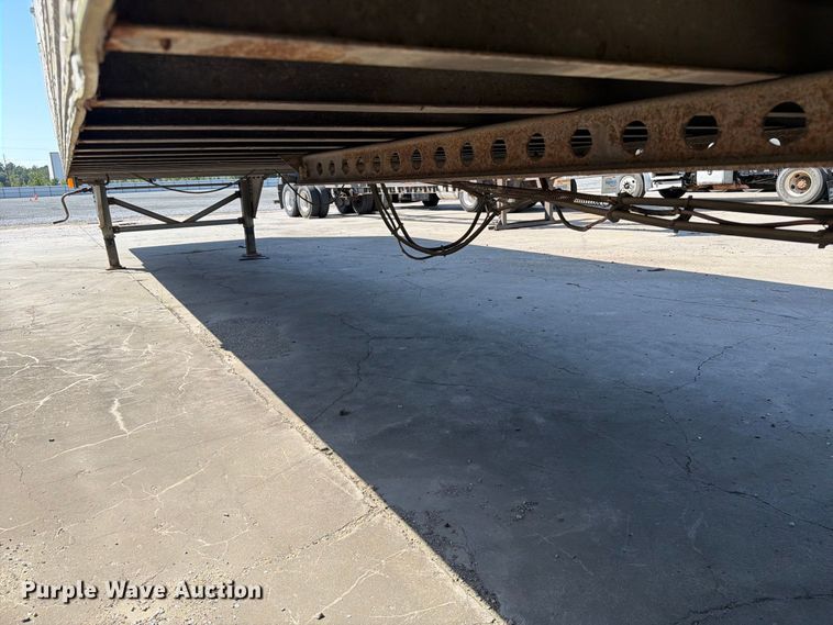 image for item YA4438 2001 Hyundai Translead VI2530152JSA dry van trailer