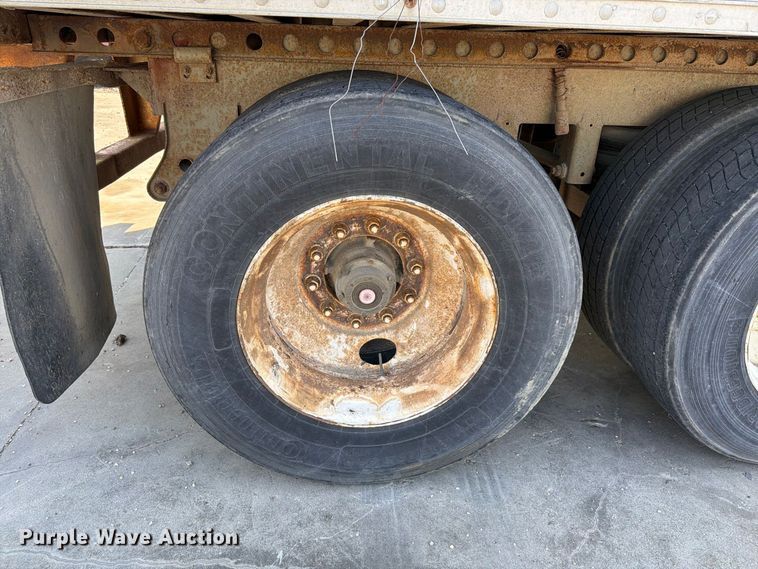 image for item YA4438 2001 Hyundai Translead VI2530152JSA dry van trailer