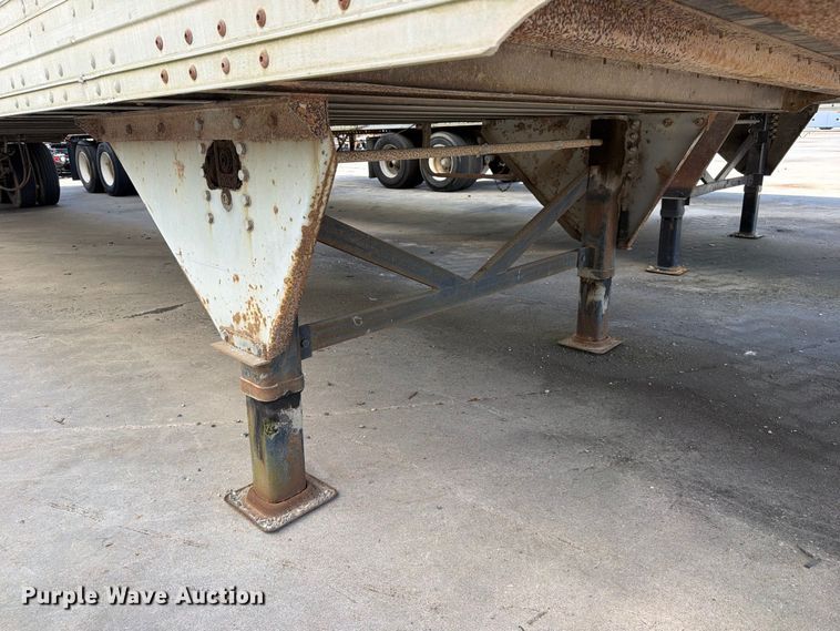 image for item YA4439 2001 Hyundai Translead dry van trailer