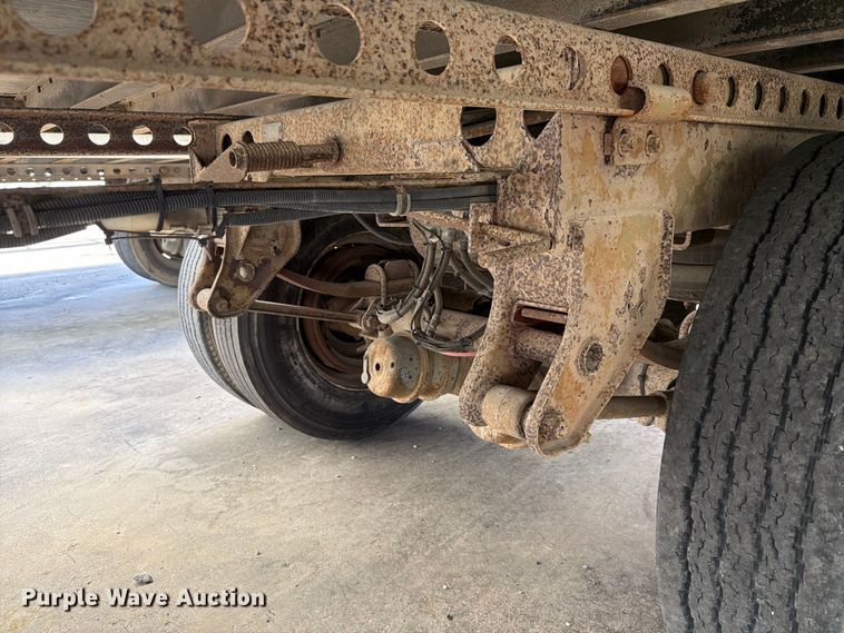 image for item YA4439 2001 Hyundai Translead dry van trailer