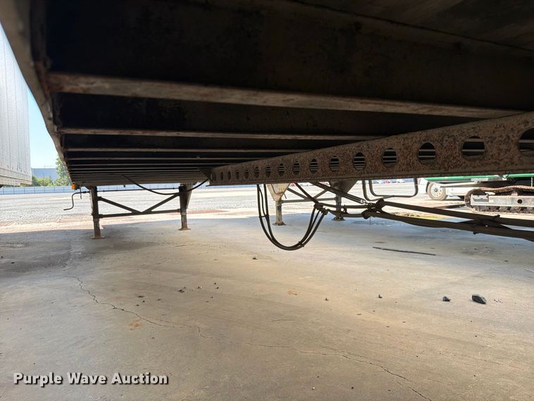 image for item YA4439 2001 Hyundai Translead dry van trailer