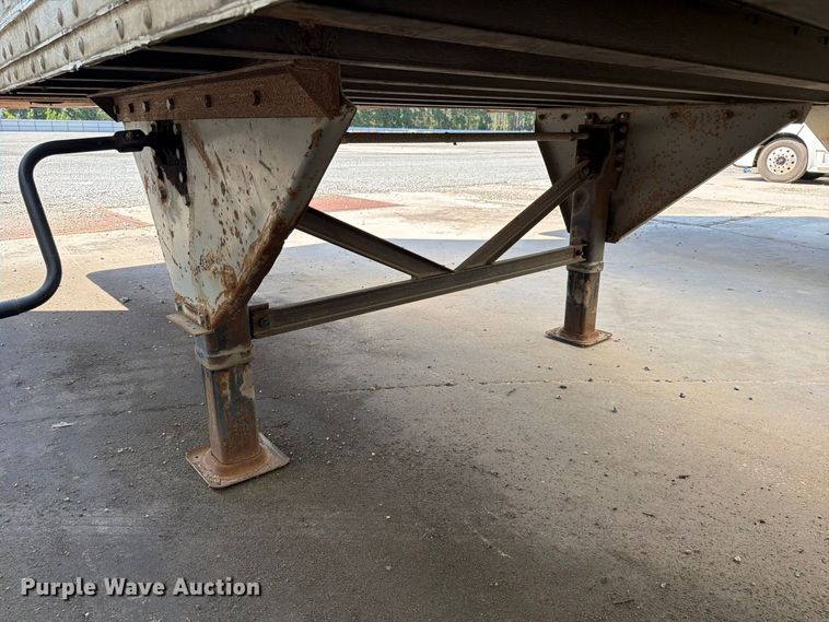 image for item YA4439 2001 Hyundai Translead dry van trailer