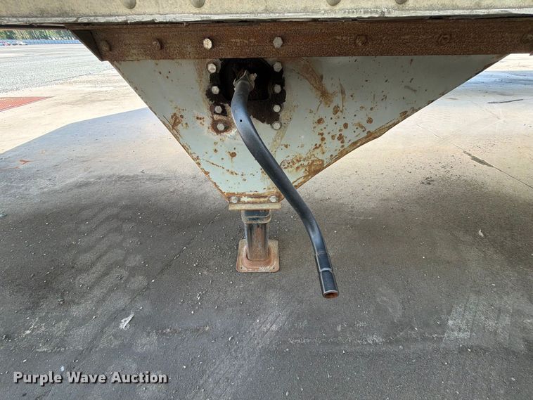 image for item YA4439 2001 Hyundai Translead dry van trailer