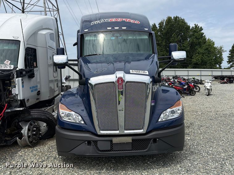 image for item YA4485 2027 Kenworth T680 semi truck