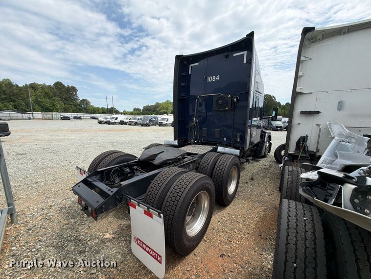 image for item YA4485 2027 Kenworth T680 semi truck
