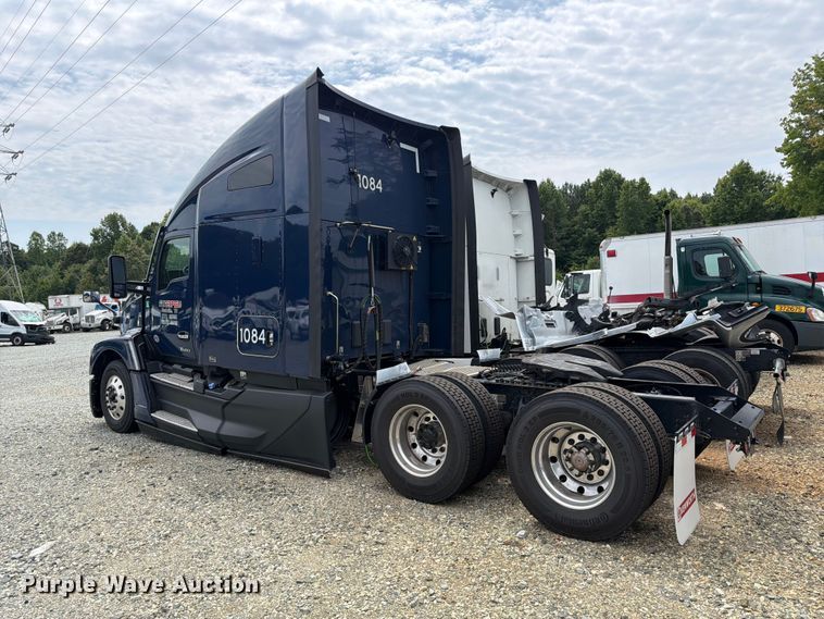 image for item YA4485 2027 Kenworth T680 semi truck