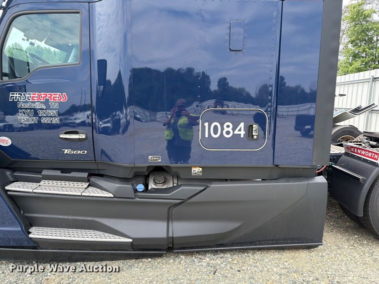 image for item YA4485 2027 Kenworth T680 semi truck