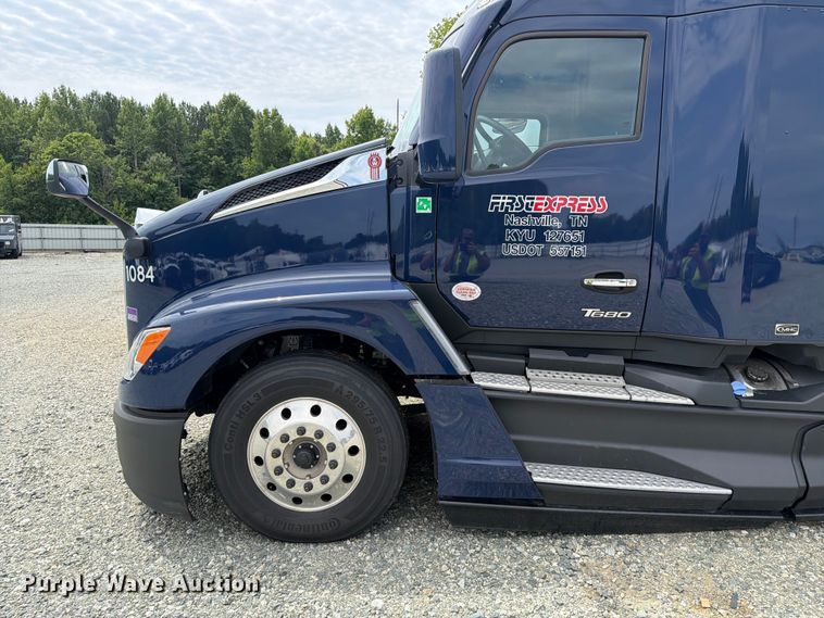 image for item YA4485 2027 Kenworth T680 semi truck