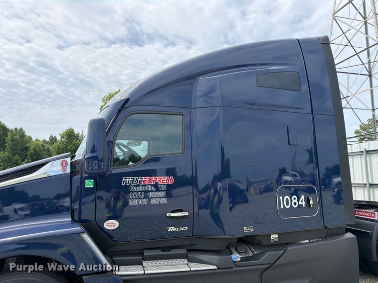 image for item YA4485 2027 Kenworth T680 semi truck