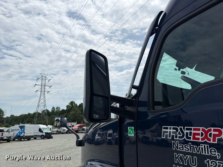image for item YA4485 2027 Kenworth T680 semi truck