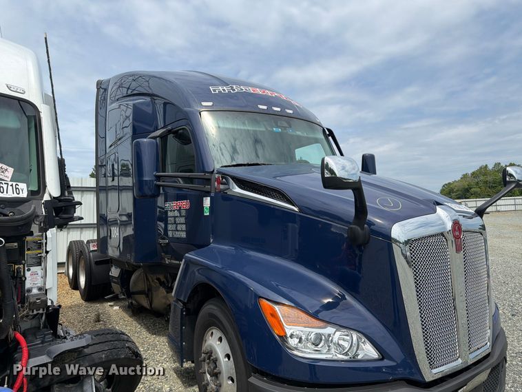 image for item YA4485 2027 Kenworth T680 semi truck