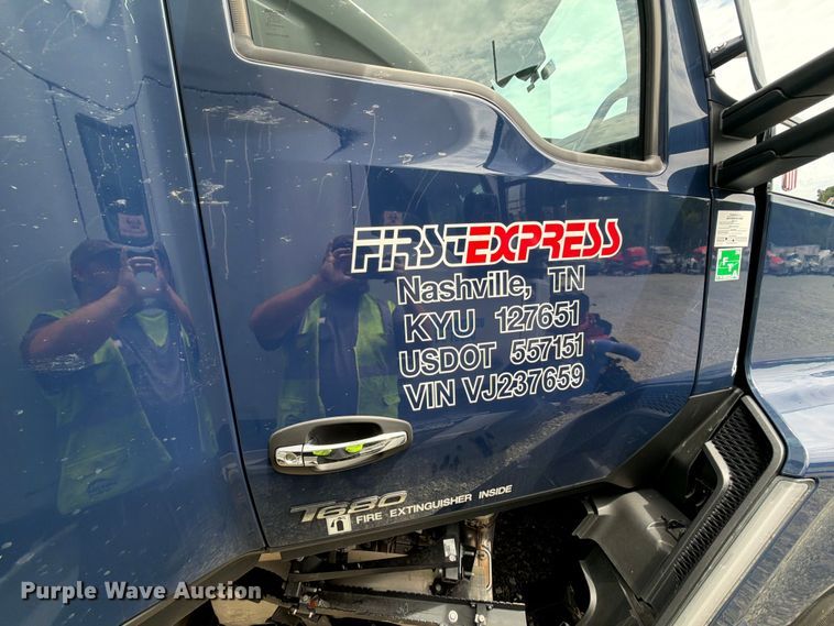 image for item YA4485 2027 Kenworth T680 semi truck