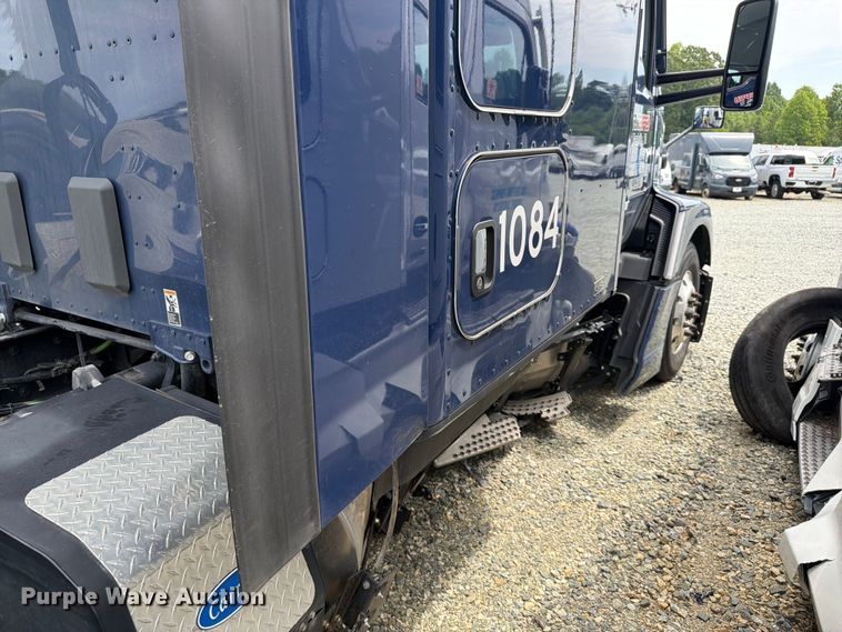 image for item YA4485 2027 Kenworth T680 semi truck