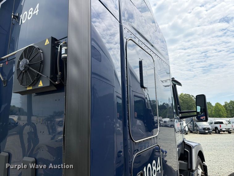 image for item YA4485 2027 Kenworth T680 semi truck
