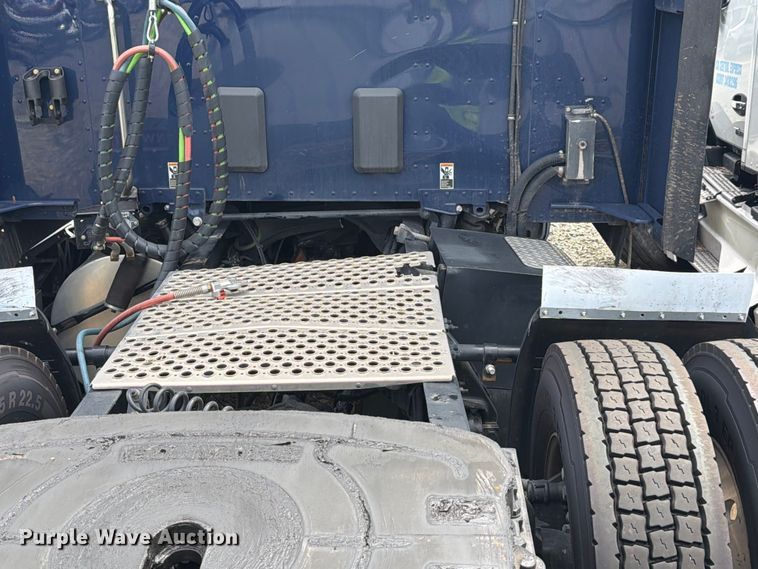 image for item YA4485 2027 Kenworth T680 semi truck