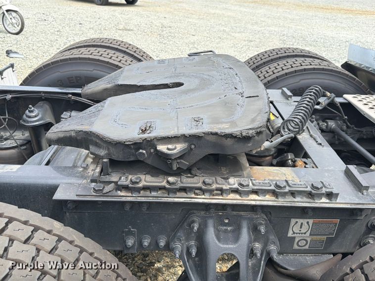 image for item YA4485 2027 Kenworth T680 semi truck