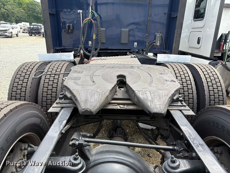 image for item YA4485 2027 Kenworth T680 semi truck