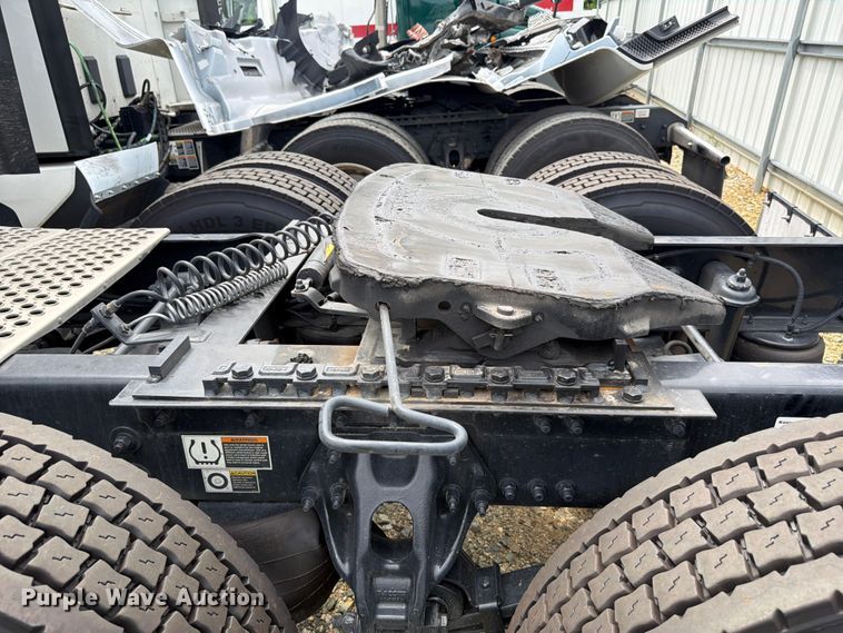 image for item YA4485 2027 Kenworth T680 semi truck