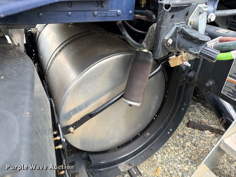 image for item YA4485 2027 Kenworth T680 semi truck