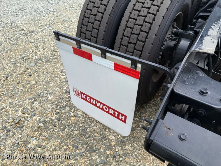 image for item YA4485 2027 Kenworth T680 semi truck
