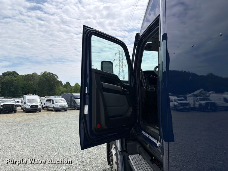 image for item YA4485 2027 Kenworth T680 semi truck