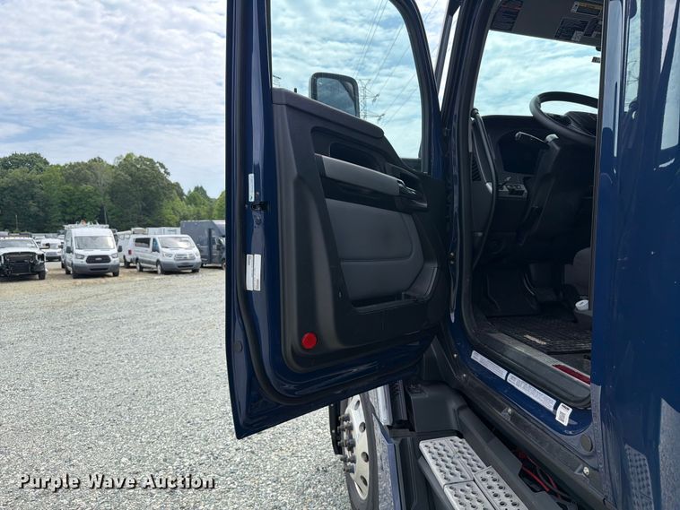 image for item YA4485 2027 Kenworth T680 semi truck