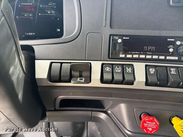 image for item YA4485 2027 Kenworth T680 semi truck