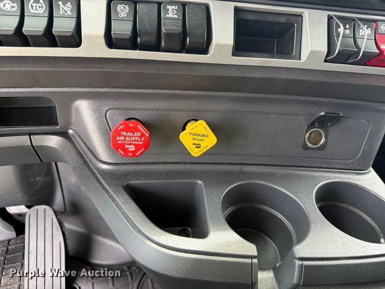 image for item YA4485 2027 Kenworth T680 semi truck