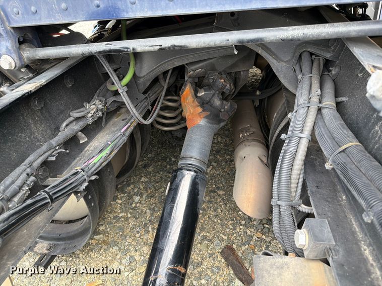 image for item YA4485 2027 Kenworth T680 semi truck