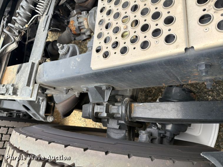 image for item YA4485 2027 Kenworth T680 semi truck