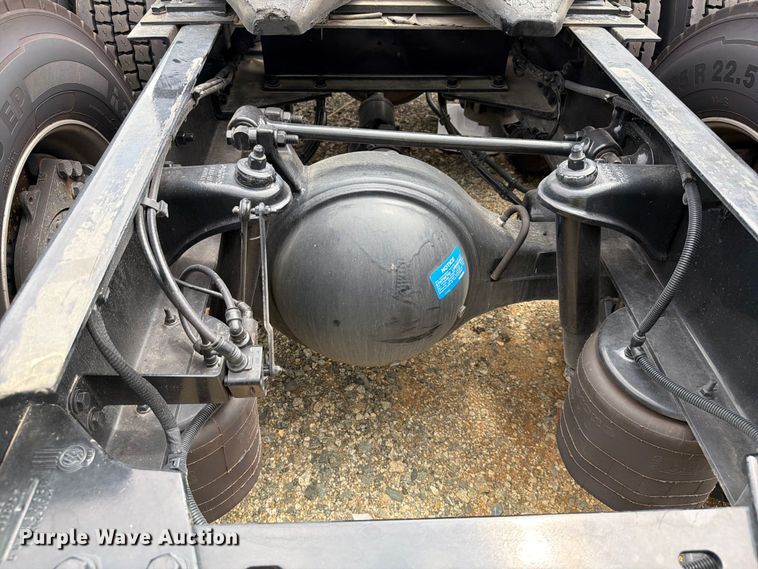 image for item YA4485 2027 Kenworth T680 semi truck