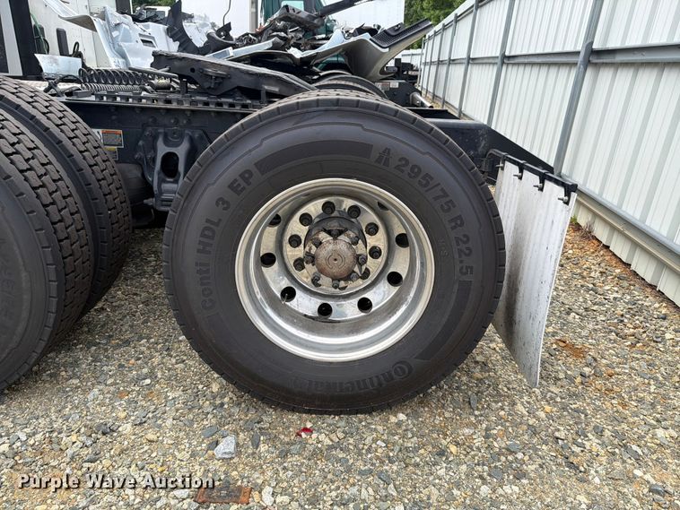 image for item YA4485 2027 Kenworth T680 semi truck
