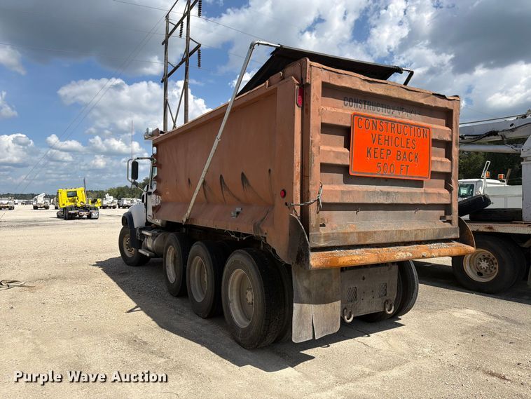 image for item YA4522 2006 Mack CV713 dump truck