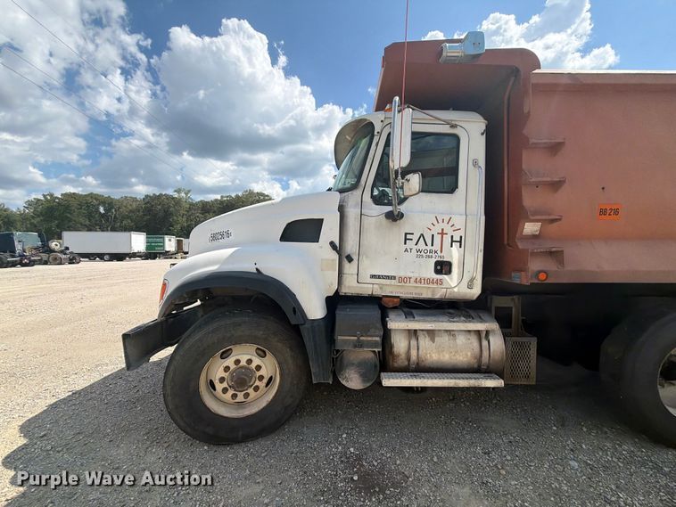 image for item YA4522 2006 Mack CV713 dump truck