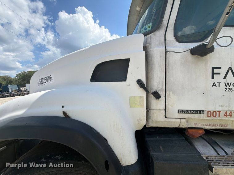image for item YA4522 2006 Mack CV713 dump truck