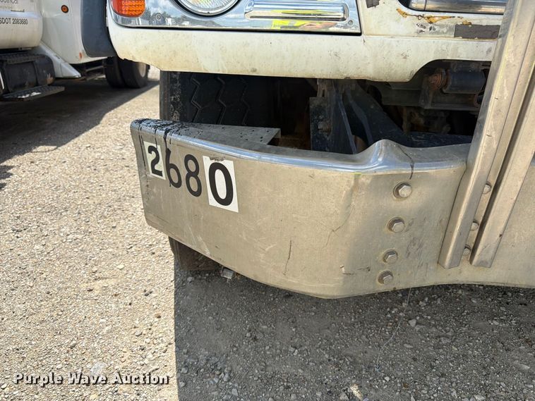 image for item YA4522 2006 Mack CV713 dump truck