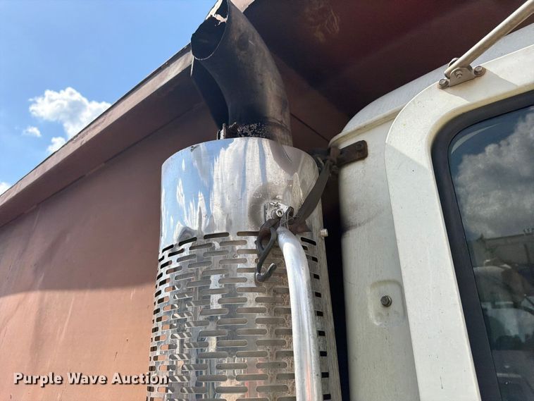 image for item YA4522 2006 Mack CV713 dump truck