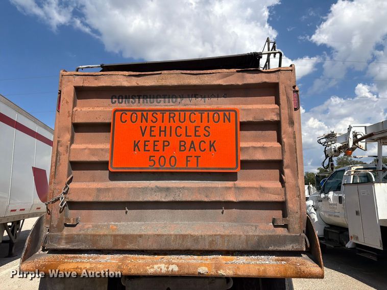 image for item YA4522 2006 Mack CV713 dump truck