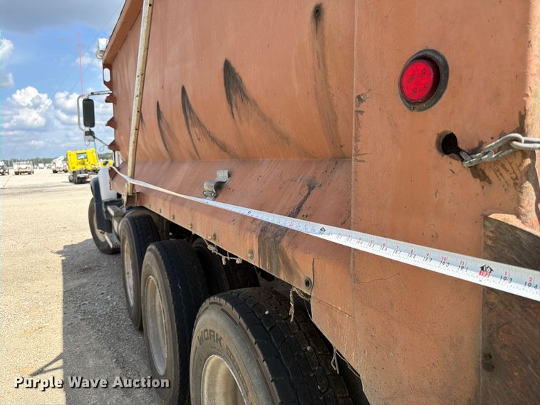 image for item YA4522 2006 Mack CV713 dump truck