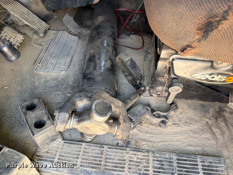 image for item YA4522 2006 Mack CV713 dump truck