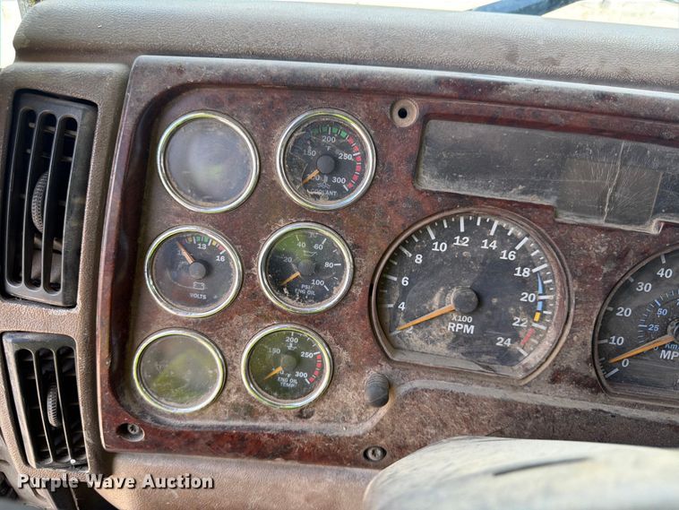 image for item YA4522 2006 Mack CV713 dump truck
