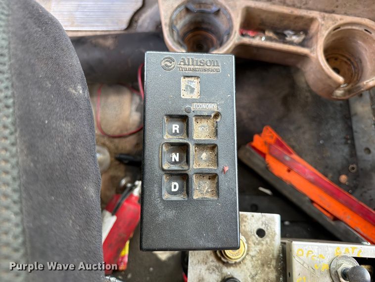 image for item YA4522 2006 Mack CV713 dump truck