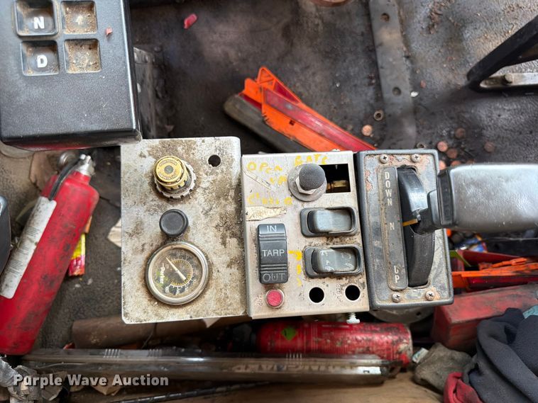 image for item YA4522 2006 Mack CV713 dump truck