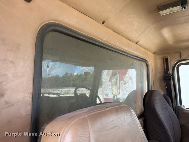 image for item YA4522 2006 Mack CV713 dump truck