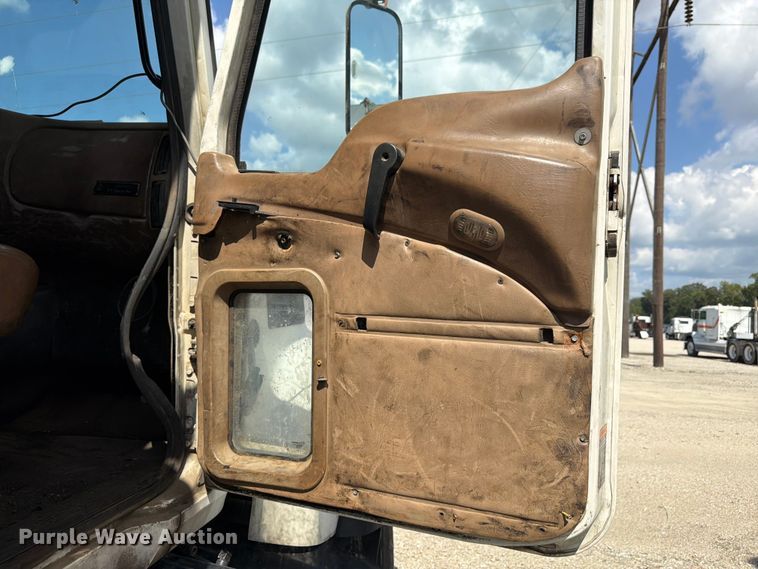 image for item YA4522 2006 Mack CV713 dump truck