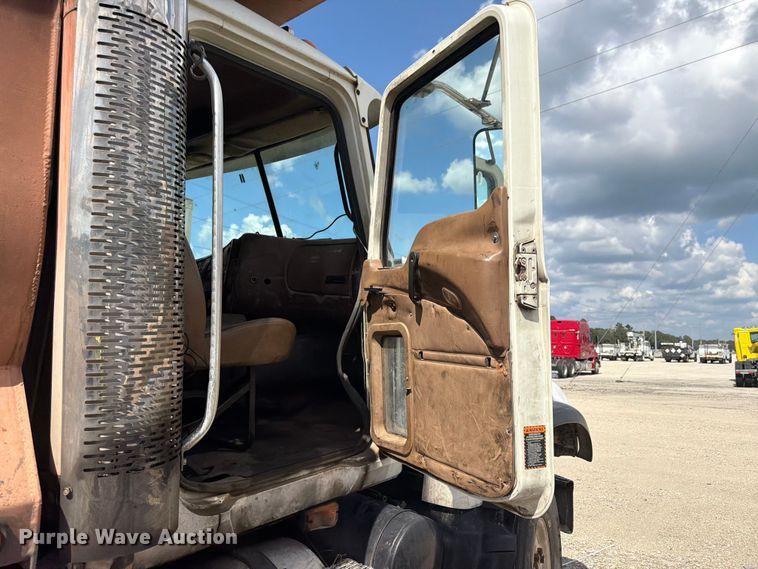 image for item YA4522 2006 Mack CV713 dump truck