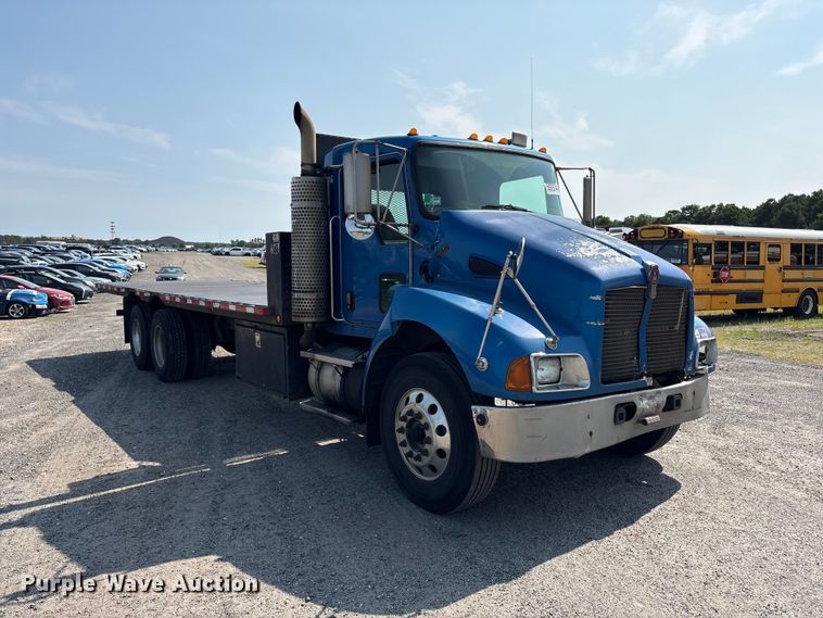 image for item YA4533 2004 Kenworth T300 flatbed truck