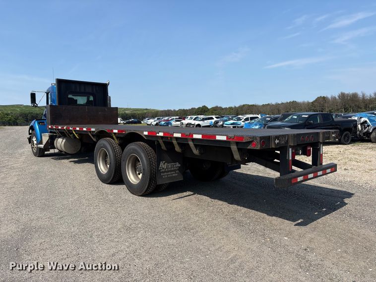 image for item YA4533 2004 Kenworth T300 flatbed truck